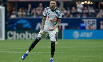El belga Zeno Debast celebra tras marcar el gol del empate parcial 1-1 ante Estados Unidos durante el partido amistoso internacional entre la selección estadounidense y Bélgica en Atlanta (EE.UU.). EFE/ERIK S. LESSER