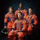 Fotografía del 29 de marzo de 2023 cedida por la NASA de los miembros de la misión Artemis II, de izquierda a derecha, de los astronautas de la NASA Reid Wiseman, Victor Glover y Christina Hammock Koch, junto con el astronauta de la Agencia Espacial Canadiense, Jeremy Hansen. EFE/Josh Valcarcel/NASA /SOLO USO EDITORIAL /NO VENTAS /SOLO DISPONIBLE PARA ILUSTRAR LA NOTICIA QUE ACOMPAÑA /CRÉDITO OBLIGATORIO