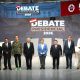 Candidatos a la Presidencia de Perú posan previo a un debate en el Centro de Convenciones este lunes, en Lima (Perú). EFE/ Paolo Aguilar
