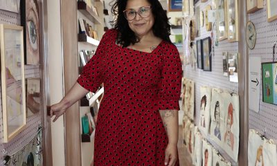 La escritora mexicana Elma Correa, posa durante una entrevista con EFE este sábado, en Ciudad de México (México). EFE/José Méndez