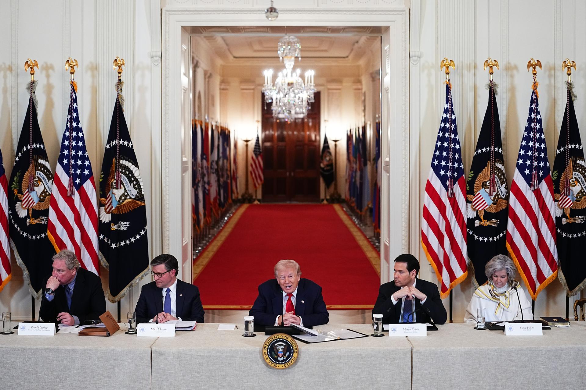 EFE/EPA/AARON SCHWARTZ / POOL