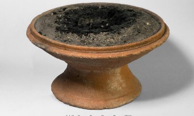 Incensario en forma de cáliz hallado en Pompeya con restos de ceniza en análisis. Los habitantes de la antigua Pompeya (sur de Italia) utilizaban resinas exóticas procedentes de África y Asia en sus rituales domésticos, según reveló este lunes una investigación biomolecular liderada por arqueólogos europeos. EFE/Parque Arqueológico de Pompeya/ Johannes Eber // SOLO USO EDITORIAL/SOLO DISPONIBLE PARA ILUSTRAR LA NOTICIA QUE ACOMPAÑA (CRÉDITO OBLIGATORIO)