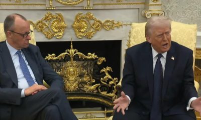 Captura de video tomada de una transmisión de la Casa Blanca del presidente de EE.UU., Donald Trump (d), junto al canciller de Alemania, Friedrich Merz, este martes, en Washington (EE.UU.). EFE/ La Casa Blanca