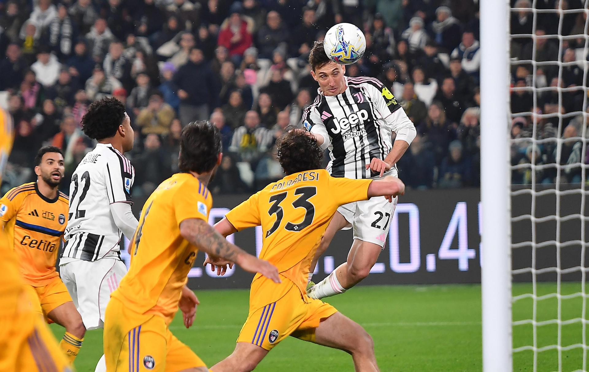 El jugador del Juventus Andrea Cambiaso logra el 1-0 durante el partido de la Serie A que han jugado Juventus FC y Pisa SC en el Allianz Stadium en Turín, Italia. EFE/EPA/ALESSANDRO DI MARCO
