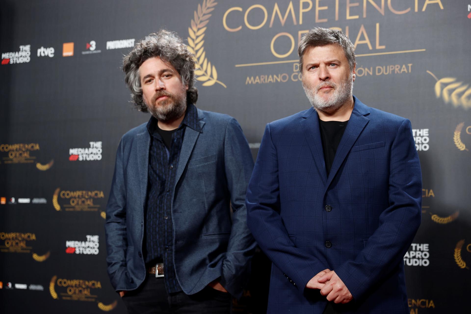 Imagen de archivo de los cineastas argentinos Mariano Cohn y Gastón Duprat. EFE / Javier Lizón.