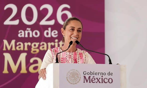 Fotografía cedida por la Presidencia de México que muestra a la mandataria mexicana, Claudia Sheinbaum, hablando en una rueda de prensa este domingo, en el municipio de Comondú en Baja California Sur (México). EFE/ Presidencia de México /SOLO USO EDITORIAL/ NO VENTAS/ SOLO DISPONIBLE PARA ILUSTRAR LA NOTICIA QUE ACOMPAÑA (CRÉDITO OBLIGATORIO)