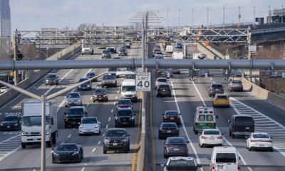 Fotografía de archivo de vehículos en la autopista hacia el puente Robert F. Kennedy, Nueva York (EE.UU.). EFE/ Ángel Colmenares