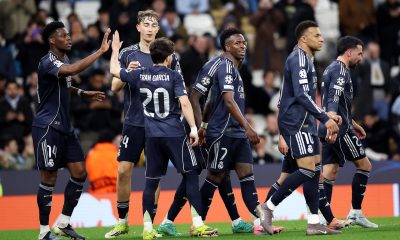 Los jugadores del Madrid celebran la sentencia durante el partido de vuelta de octavos de la UEFA Champions League que han jugado Manchester City y Real Madrid en Manchester, Reino Unido. EFE/EPA/ADAM VAUGHAN