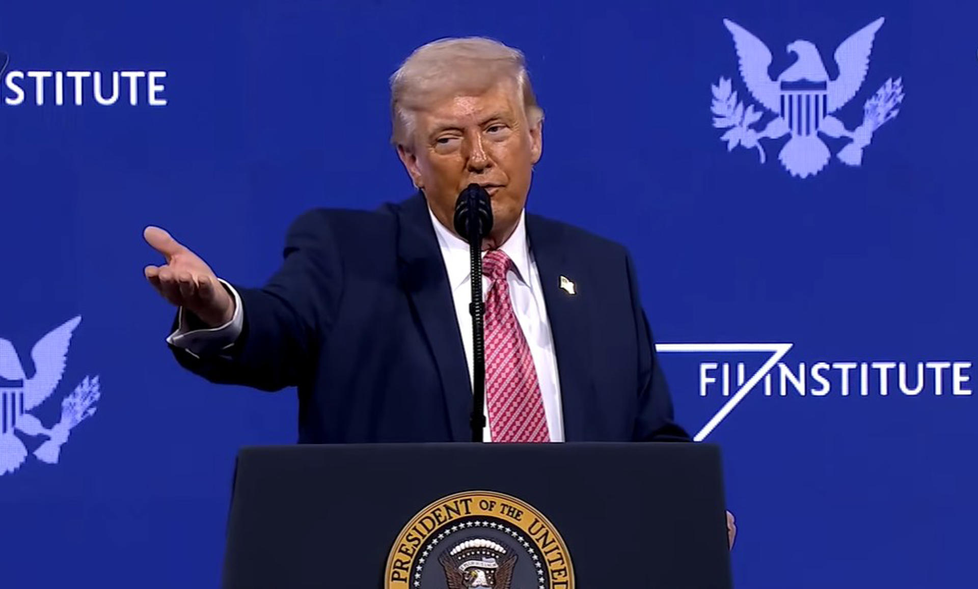 Captura de video de una transmisión de La Casa Blanca del presidente de Estados Unidos, Donald Trump, hablando en el foro FII Priority, en Miami (EE.UU.). EFE/ La Casa Blanca /SOLO USO EDITORIAL/ SOLO DISPONIBLE PARA ILUSTRAR LA NOTICIA QUE ACOMPAÑA (CRÉDITO OBLIGATORIO)