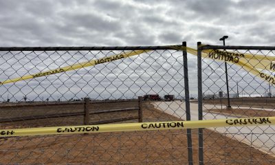 Fotografía que muestra una vía de acceso al Centro de Procesamiento de Inmigración durante una manifestación este domingo, en Texas (EE.UU.). Imagen de archivo. EFE/ Alejandra Arredondo