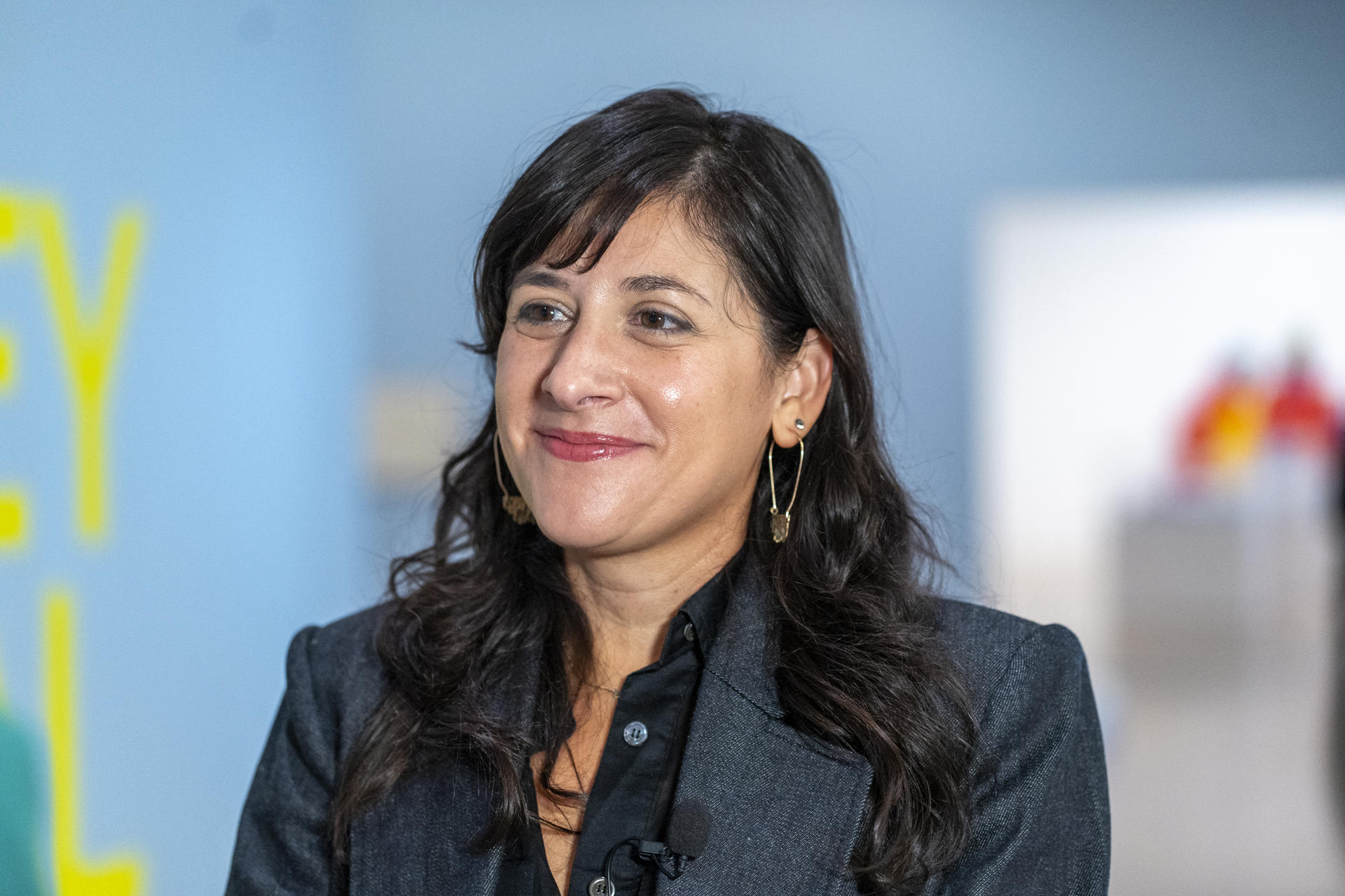 Marcela Guerrero, curadora asociada del Whitney Museum of American Art, habla durante una entrevista con EFE este martes, en Nueva York (Estados Unidos). EFE/ Ángel Colmenares