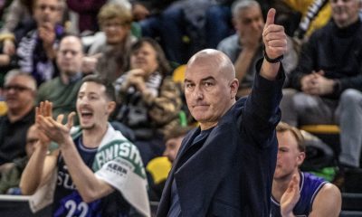 El entrenador del Surne Bilbao Basket, Jaume Ponsarnau (d), en una fotografía de archivo. EFE/Javier Zorrilla