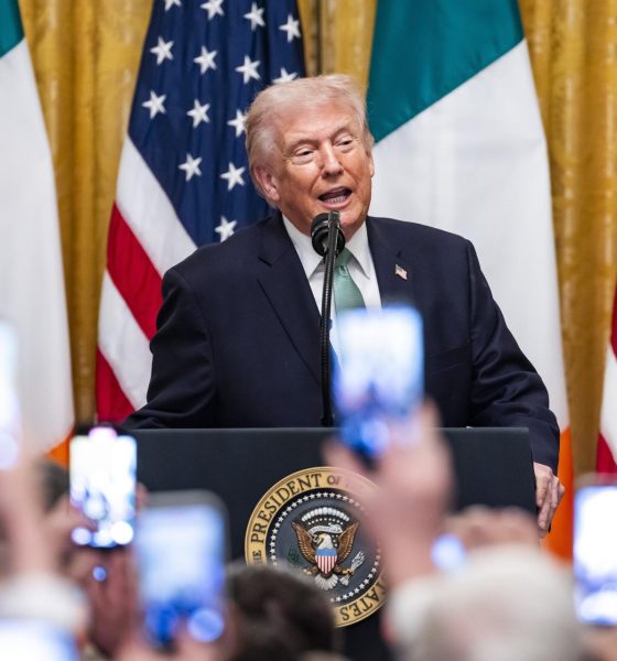 EFE/EPA/JIM LO SCALZO