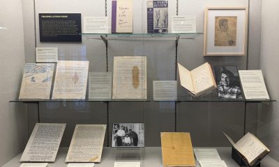 Fotografía de unos libros autografíados y unos originales de los escritos del novelista estadounidense Jack Kerouac durante la exposición 'Running Through Heaven: Visions of Jack Kerouac' en el Grolier Club en Nueva York (EE.UU.). EFE/Sarah Yáñez-Richards