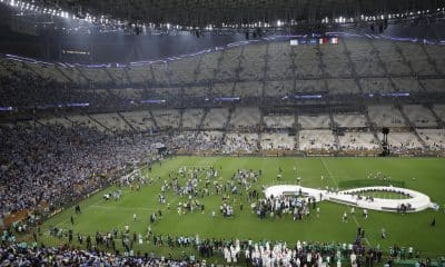 Jugadores de Argentina celebran tras ganar la final del Mundial de Fútbol Qatar 2022 en el estadio de Lusail (Catar) en foto de archivo de Alberto Estevez. EFE