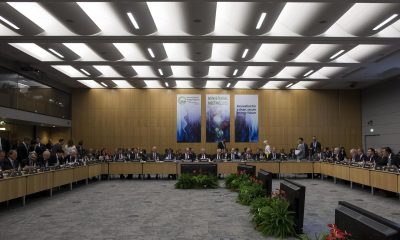 Imagen de archivo de una reunión de ministros de países miembros de la Agencia Internacional de la Energía (AIE) en París. EFE/Ian Langsdon