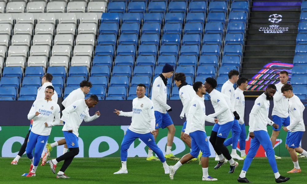 Kylian Mbappe (C) durante el entrenamiento del Real Madrid en Manchester.EFE/EPA/ADAM VAUGHAN