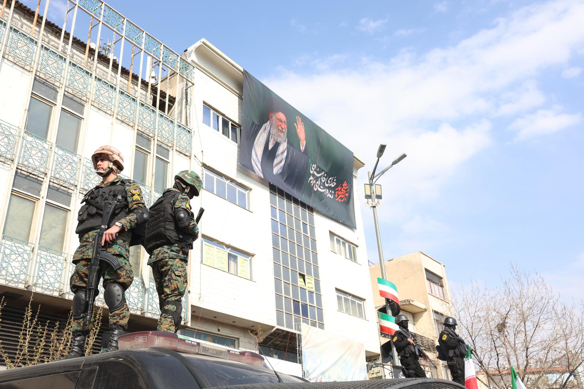 Soldados iraníes en Teherán. EFE/EPA/ABEDIN TAHERKENAREH