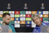 El entrenador chileno del Betis Manuel Pellegrini,y el portero del Betis Pau López, durante la rueda de prensa tras el entrenamiento previo al encuentro de vuelta de los octavos de final de la Liga Europa este miércoles en Sevilla. El conjunto sevillano necesita remontar ante el Panathinaikos el 1-0 sufrido en Atenas.-EFE/ Julio Muñoz
