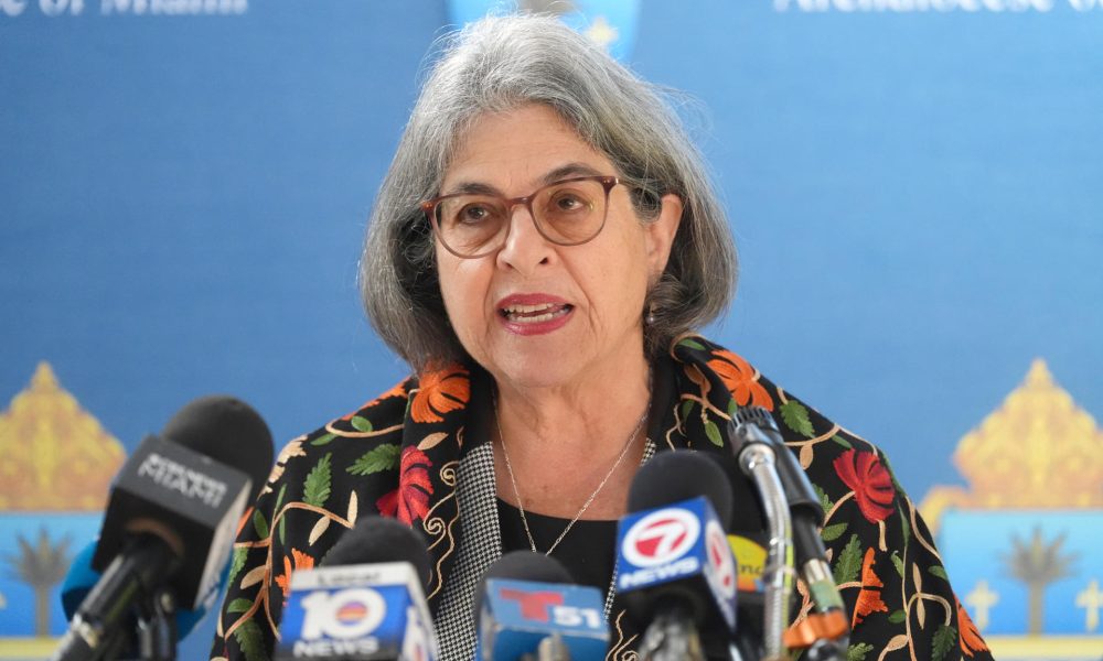 Fotografía de archivo donde aparece la alcaldesa del condado de Miami Dade, Daniella Levine Cava. EFE/Alberto Boal