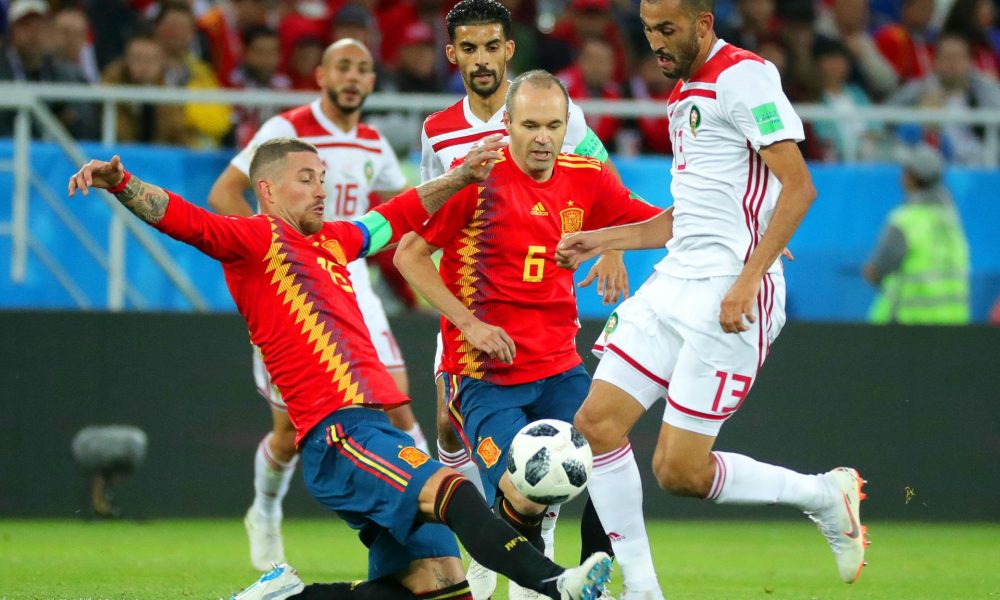 Andres Iniesta (C) en un partido de España contra Marruecos durante el Mundial de 2018 en Rusia.(EFE/EPA/ARMANDO BABANI EDITORIAL USE ONLY[EDITORIAL USE ONLY]