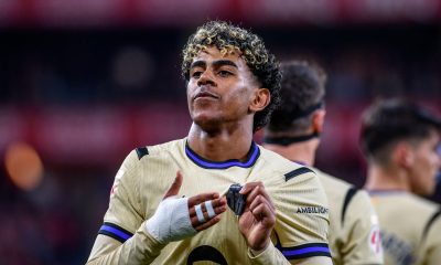 El delantero del Barcelona Lamine Yamal celebra su gol durante el partido de la jornada 27 de LaLiga que Athletic Club de Bilbao y FC Barcelona disputaron en San Mamés. EFE/Javier Zorrilla