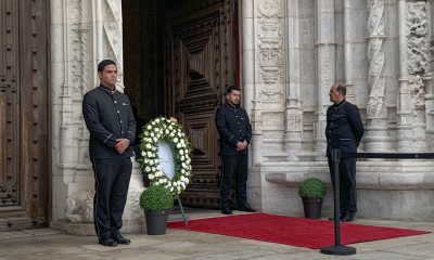 - El monasterio de los Jerónimos, en Lisboa, fue el lugar al que acudieron este viernes familiares, amigos, lectores y entidades nacionales para despedirse del escritor portugués António Lobo Antunes, fallecido ayer, jueves, a los 83 años de edad. EFE/Blas Díaz