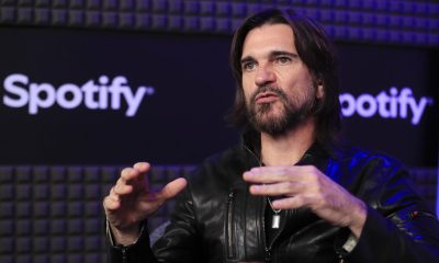 El cantante colombiano Juanes habla en una entrevista con EFE este jueves, en Bogotá (Colombia). EFE/ Carlos Ortega