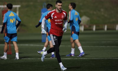 El portero Joan García, durante un entrenamiento de la selección española de fútbol en la Ciudad de Fútbol de Las Rozas (Madrid) para ultimar su preparación de cara al partido amistoso frente a Serbia con vistas al Mundial 2026. EFE / Rodrigo Jimenez
