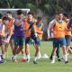 Jugadores de la selección de fútbol de Portugal se entrenan este jueves en Playa del Carmen, en el Caribe mexicano, de cara al partido amistoso de este sábado contra la de México en el renovado estadio Azteca. EFE/Alonso Cupul