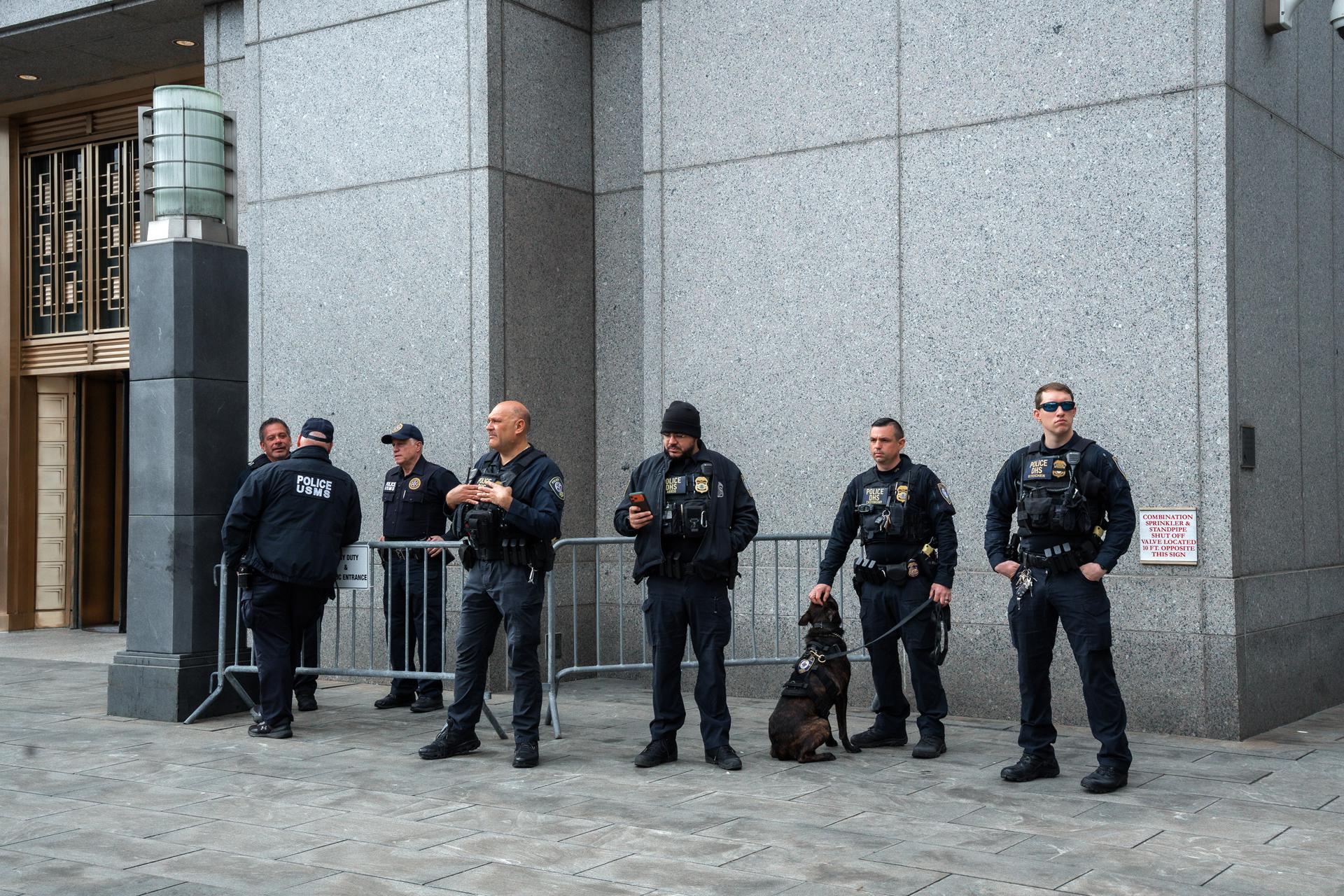 La segunda audiencia en el caso contra el presidente de Venezuela Nicolás Maduro y su esposa, Cilia Flores, ambos capturados en Caracas y acusados por la Justicia estadounidense de cargos relacionados con narcotráfico, dio comienzo este jueves en un tribunal federal de Nueva York. EFE/Olga Fedorova