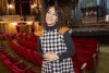 La cantautora guatemalteca Gaby Moreno posa durante una entrevista con EFE este jueves, en Nueva York (EE.UU.). Moreno ha debutado en Broadway poniéndose en la piel de la diosa griega Perséfone, a quien aporta un toque latino en el musical 'Hadestown' desde el pasado 3 de marzo. EFE/ Ángel Colmenares
