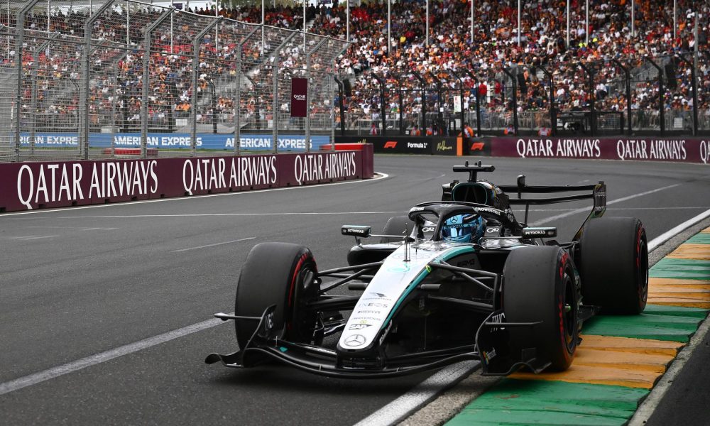 George Russell (Mercedes ), durante la clasificación para el Gran Premio de Australia de Fórmula Uno, en el circuito Albert Park de Melbourne. EFE/EPA/JOEL CARRETT