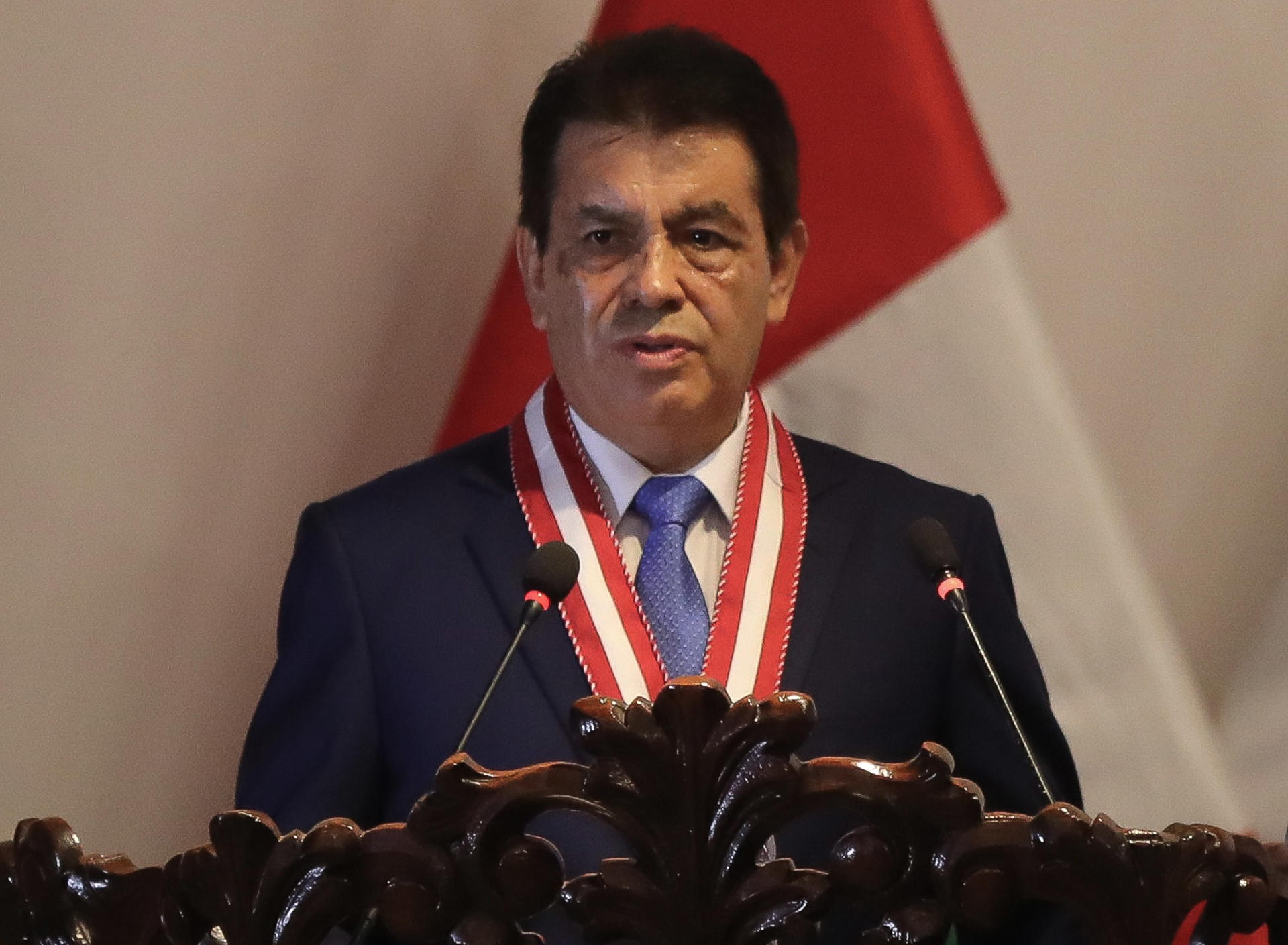 El Fiscal de la Nación (fiscal general) de Perú, Tomás Gálvez, habla durante una ceremonia este viernes, en Lima (Perú). EFE/ Paolo Aguilar