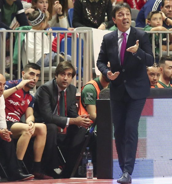 Fotografía de archivo del 06/03/2020 del entrenador de fútbol sala Imanol Arregui, durante su etapa en Osasuna Magna. EFE/Daniel Pérez