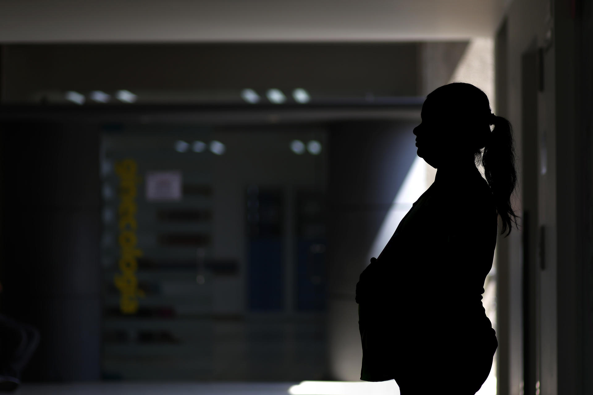 Fotografía de archivo que muestra a una mujer embarazada. EFE/ Francisco Guasco