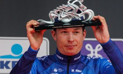 El belga Jasper Philipsen (Alpecin), ganador al esprint de la 88 edición de En los Campos de Flandes EFE/EPA/OLIVIER MATTHYS