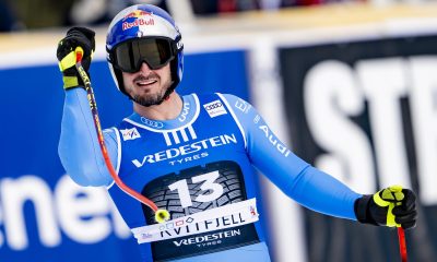 El esquiador italiano Dominik Paris celebra la victoria durante el supergigante masculino en la parada de la Copa del Mundo de Esquí Alpino en Kvitfjell, cerca de Lillehammer, Noruega. EFE/EPA/JEAN-CHRISTOPHE BOTT