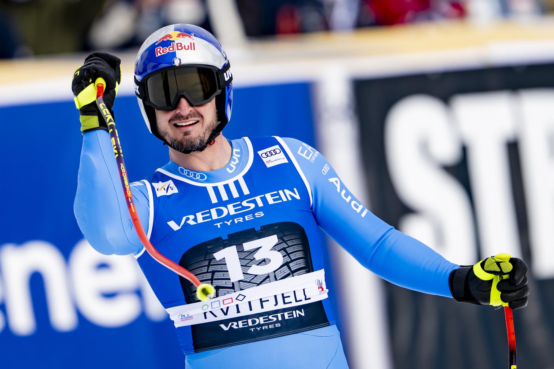 El esquiador italiano Dominik Paris celebra la victoria durante el supergigante masculino en la parada de la Copa del Mundo de Esquí Alpino en Kvitfjell, cerca de Lillehammer, Noruega. EFE/EPA/JEAN-CHRISTOPHE BOTT