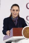 La presidenta de México, Claudia Sheinbaum, habla durante una rueda de prensa este miércoles en Palacio Nacional de la Ciudad de México (México).  EFE/José Méndez
