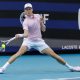 El italiano Jannik Sinner eliminó al estadounidense Alex Michelsen en los octavos de final del Abierto de Miami. EFE/EPA/CRISTOBAL HERRERA-ULASHKEVICH