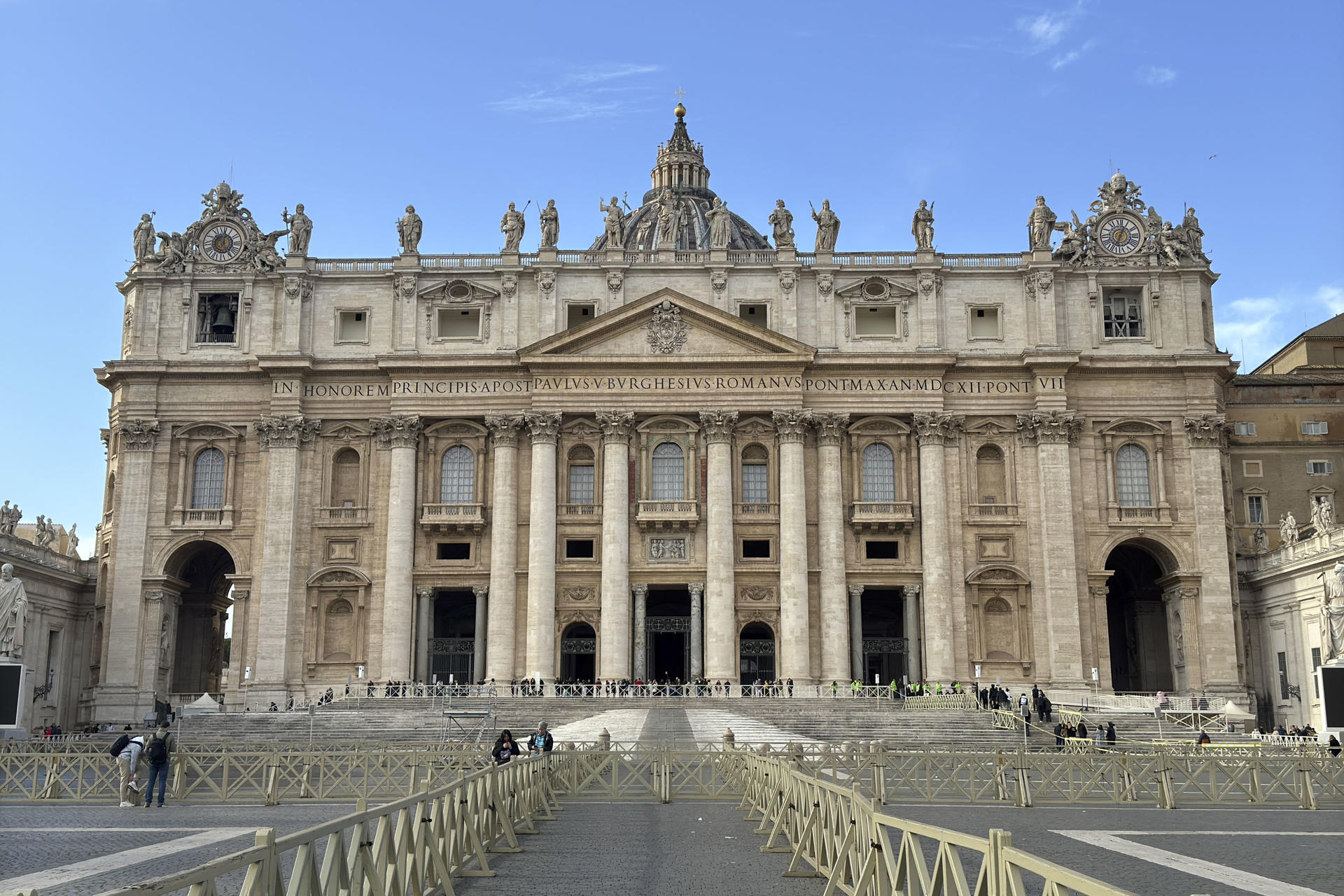 FOTO ARCHIVO. Puerta Santa de la basílica de San Pedro del Vaticano, EFE/ Daniel Cáceres