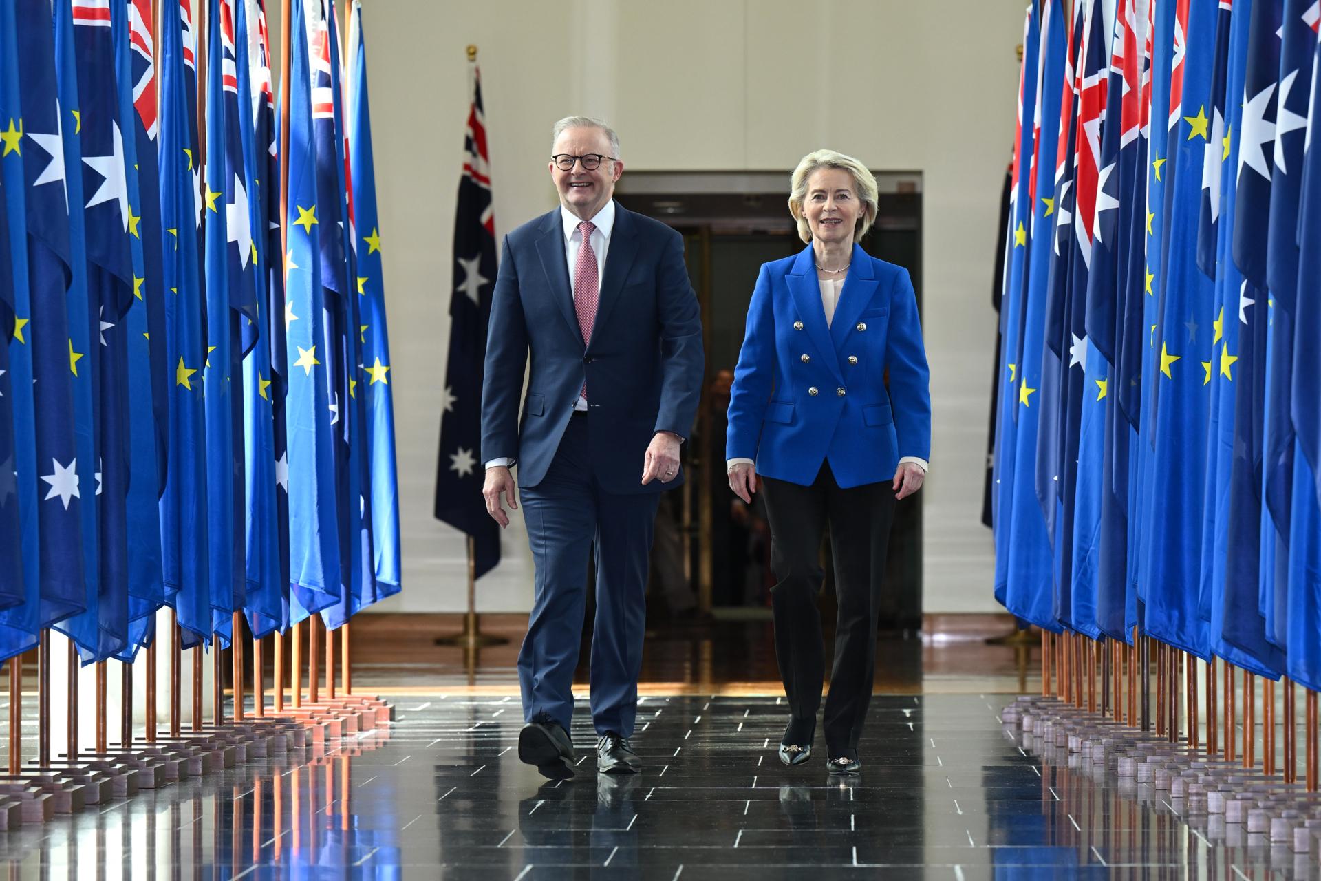 El primer ministro de Australia, Anthony Albanese (i), junto a la presidenta de la Comisión Europea, Ursula von der Leyen (d).
EFE/EPA/LUKAS COCH AUSTRALIA AND NEW ZEALAND OUT