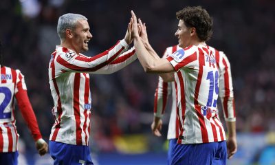 Julián Álvarez y Griezmann celebran el quinto gol en el partido de ida ante el Tottenham de la semana pasada. EFE / Kiko Huesca.
