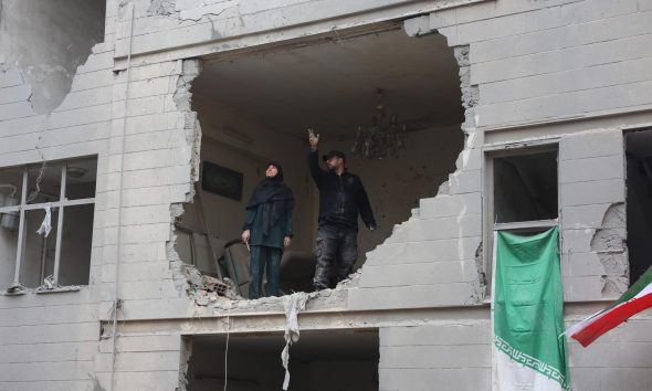 Un edificio dañado por los bombardeos en Teherán, el 15 d emarzo de 2026. EFE/EPA/ABEDIN TAHERKENAREH