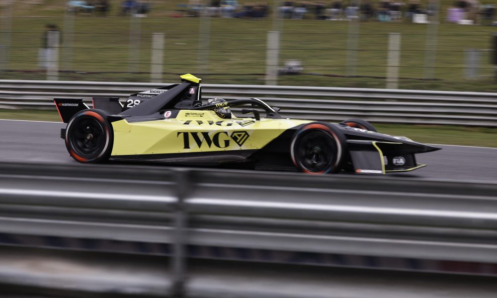 El piloto brasileño Felipe Drugovich (Andretti ) durante los entrenamiento libres del 'Madrid Mundial de Fórmula E–2026 Madrid E-Prix', en el circuito del Jarama en Madrid, este sábado. EFE/ Sergio Pérez