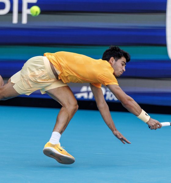 El español Carlos Alcaraz quedó eliminado en el Miami Open en la tercera ronda. EFE/EPA/CRISTOBAL HERRERA-ULASHKEVICH