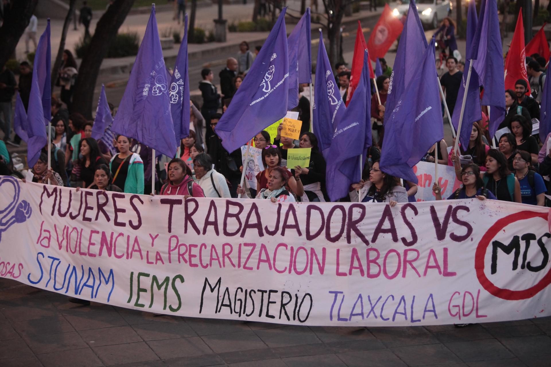 Activistas participan en una manifestación por el Día Internacional de la Erradicación de la Violencia Contra la Mujer en Ciudad de México (México). Imagen de archivo. EFE/Sáshenka Gutiérrez