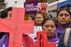 Mujeres participan en una marcha en contra de la violencia de género este lunes, en el marco del Día Internacional de la Mujer en Cochabamba (Bolivia). EFE/ Jorge Abrego
