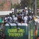 Miembros del equipo nacional de fútbol de Senegal celebran en un autobús descubierto durante un desfile la victoria en la Copa África. La Junta de Apelaciones de la Confederación Africana de Fútbol (CAF) declaró el 17 de marzo de 2026 que Senegal había perdido la final, celebrada el 18 de enero de 2026, citando el Artículo 84 de los reglamentos de la AFCON, y otorgó oficialmente el título a Marruecos. EFE/EPA/JEROME FAVRE
 
//////////
 
Dakar (Senegal), 17/03/2026.- (FILE) - Members of Senegal's national soccer team celebrate on an open-top bus during a victory parade for the Senegalese national football team in Dakar, Senegal, 20 January 2026 (Reissued 17 March 2026). The Appeal Board of the Confederation of African Football (CAF) on 17 March 2026 declared Senegal to have forfeited the 2025 AFCON final held on 18 January 2026, citing Article 84 of the AFCON regulations, and officially awarding the title to Morocco. (Marruecos) EFE/EPA/JEROME FAVRE